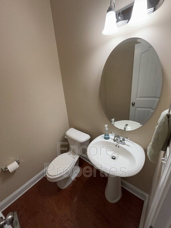 Building Photo - 708 Glenville Lake Dr
