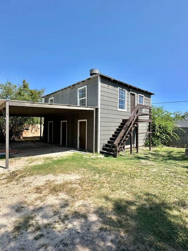Primary Photo - NOW AVAILABLE - Remodeled 1 Bedroom Apartm...