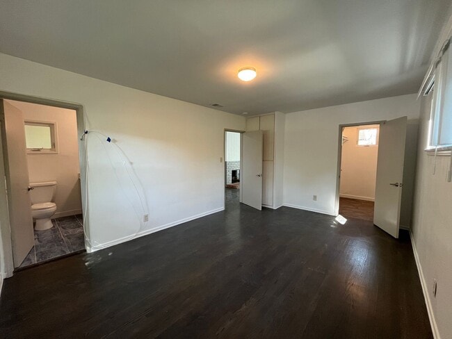 Building Photo - Sherman Oaks 3+2 w/bonus room + upgrades on cul-de-sac lot!