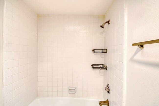 Building Photo - 938 18th St