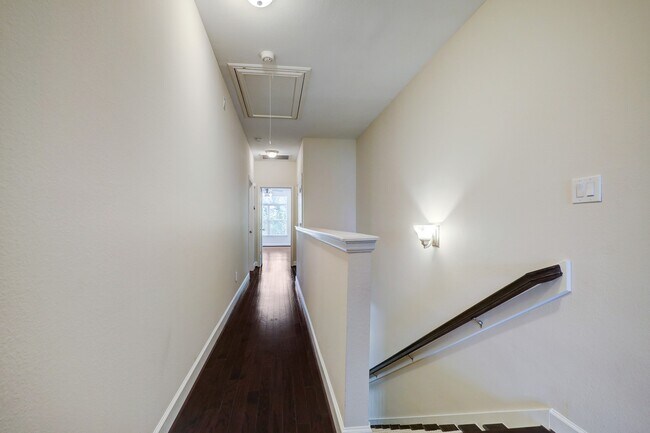 Building Photo - 5805 Larkin St