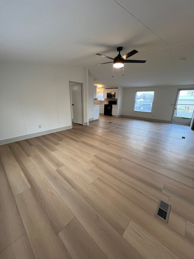 Building Photo - 1609 Walden Rd