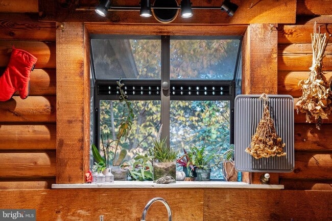 Building Photo - 15024 Wheeler Ln