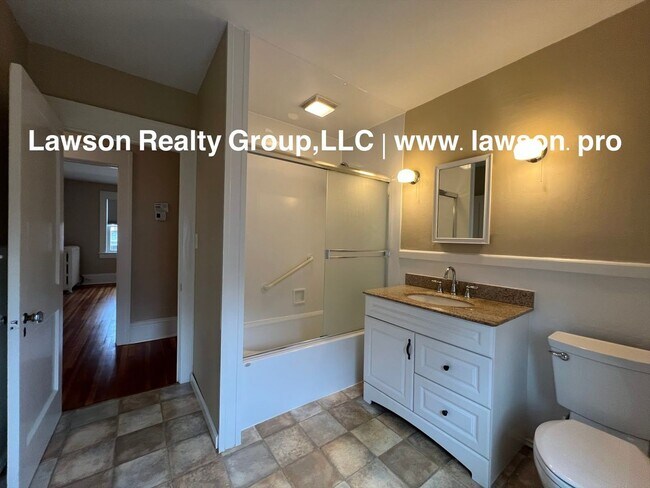 Building Photo - 1733 Maiden Ln SW