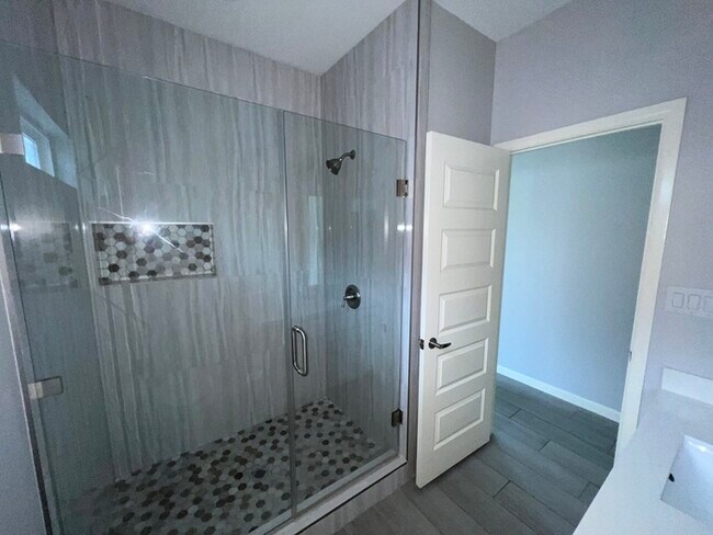 Building Photo - 1862 Castillo St