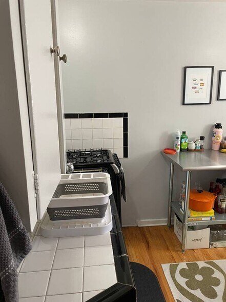 Image of Kitchen - 1605 St Paul St