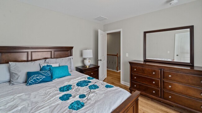 Building Photo - Beautifully Upgraded Home with Outdoor Fire Pit and Fenced Backyard in Buckhead East