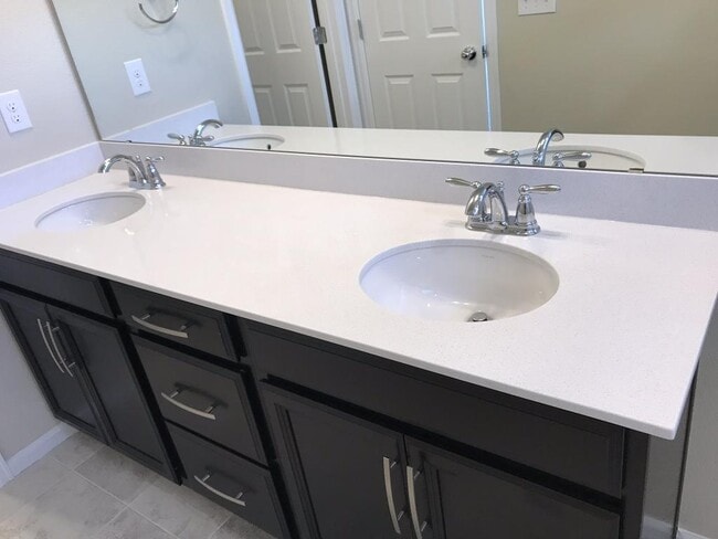 Building Photo - 15816 E Otero Ave