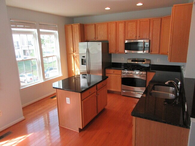 Building Photo - 469 Rolkin Rd