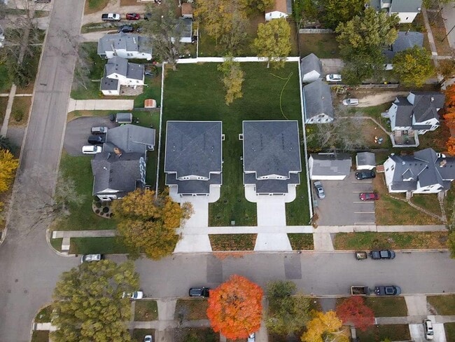 Building Photo - 614 6th St NW