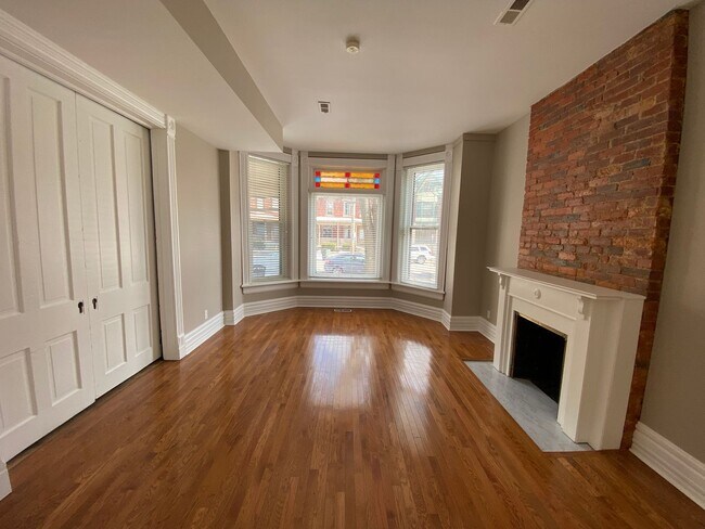 Building Photo - 885 Dennison Ave