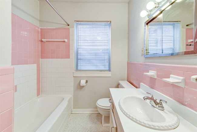 Building Photo - 1737 Branard St