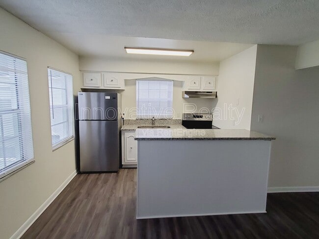 Building Photo - 5250 Davisson Ave