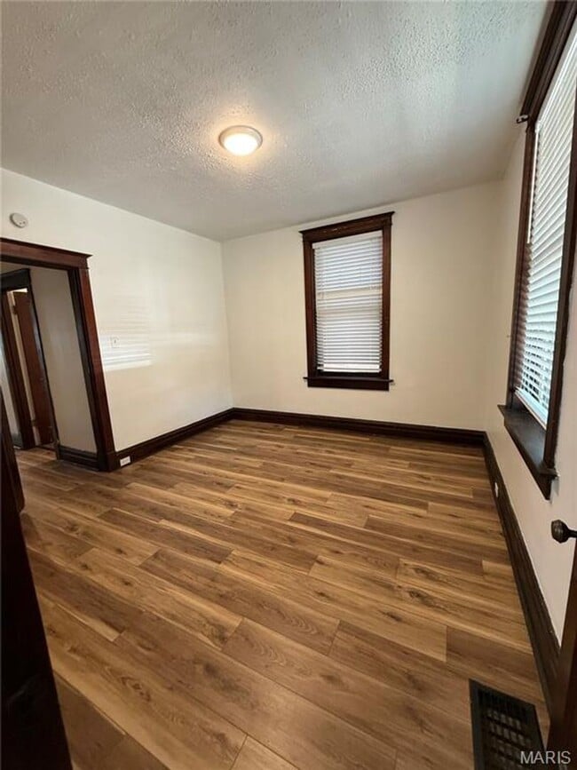 Building Photo - 5428 Nottingham Ave