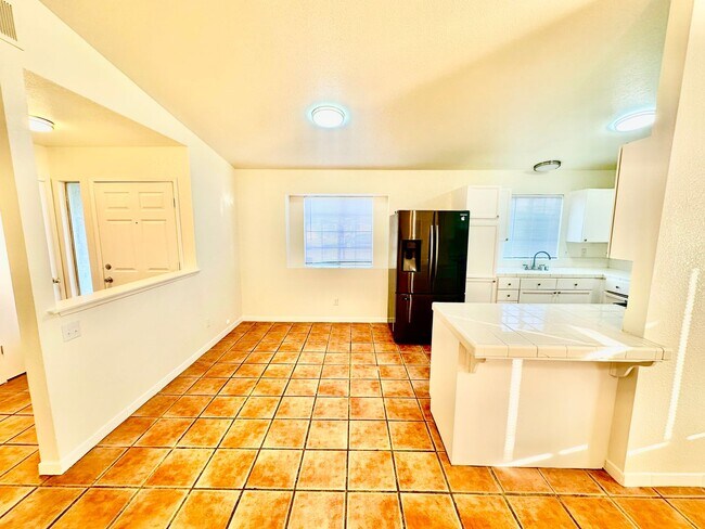 Building Photo - Spacious Selma 4/2 with Large Lot