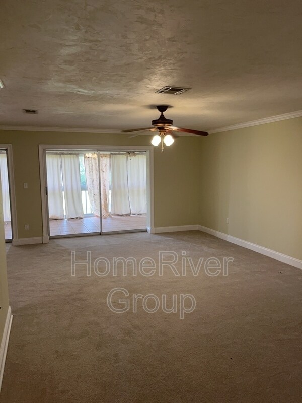 Building Photo - 1731 Golf Club Dr