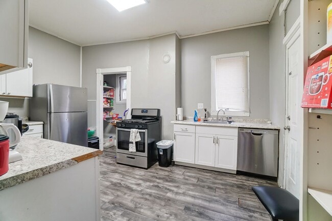 Building Photo - Large Clifton House For 2026-2027!