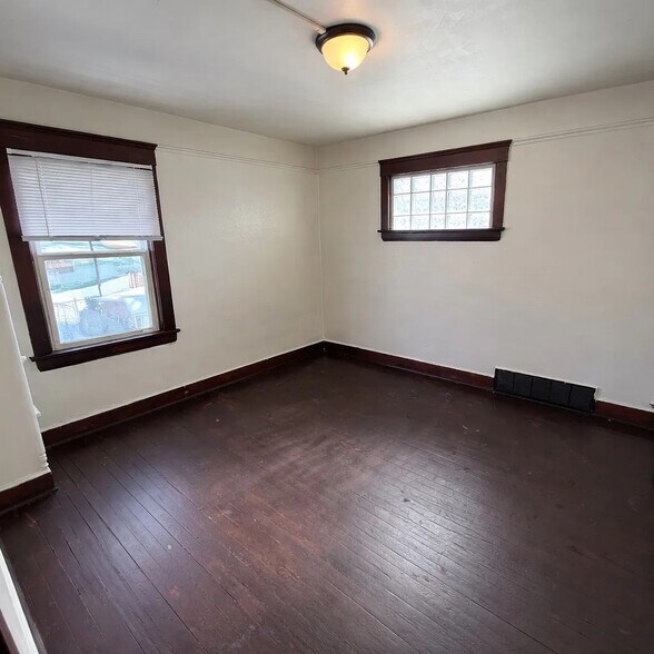 Building Photo - 3181 W 82nd St