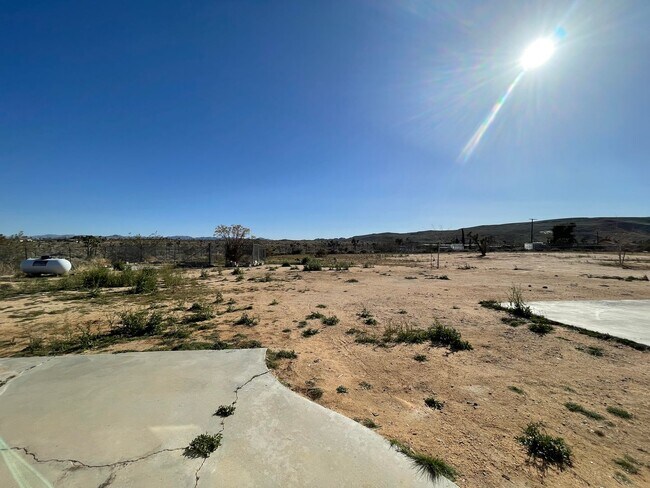Building Photo - 4 bedroom with Solar!