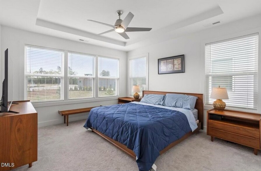Building Photo - Room in Townhome on Billingshurst Wy