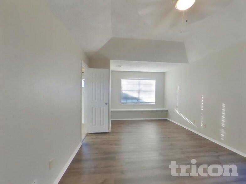 Building Photo - 992 Mauve Dr