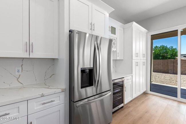 Building Photo - 13711 W Tara Ln