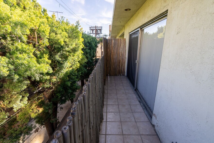 Interior Photo - 312 S Willaman Dr