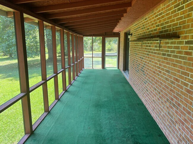 Building Photo - 41 Mallard Ln