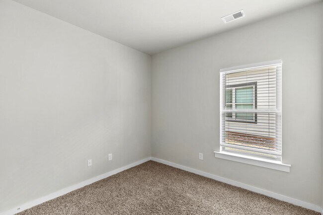 Building Photo - 275 Avalon Wy