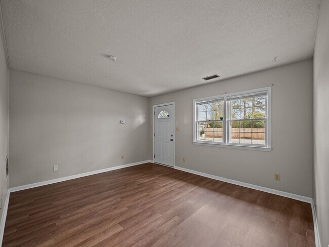 Building Photo - Welcome to Sophia Drive!