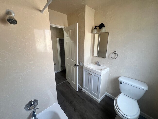 Building Photo - 215 Odessa Ave