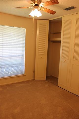 Building Photo - 3513 Wildwood Cir