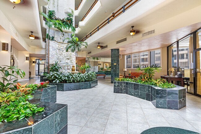 Building Photo - Coastal Living meets convenience in the He...