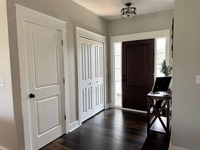 Building Photo - 1285 Sweet Grass Trail N