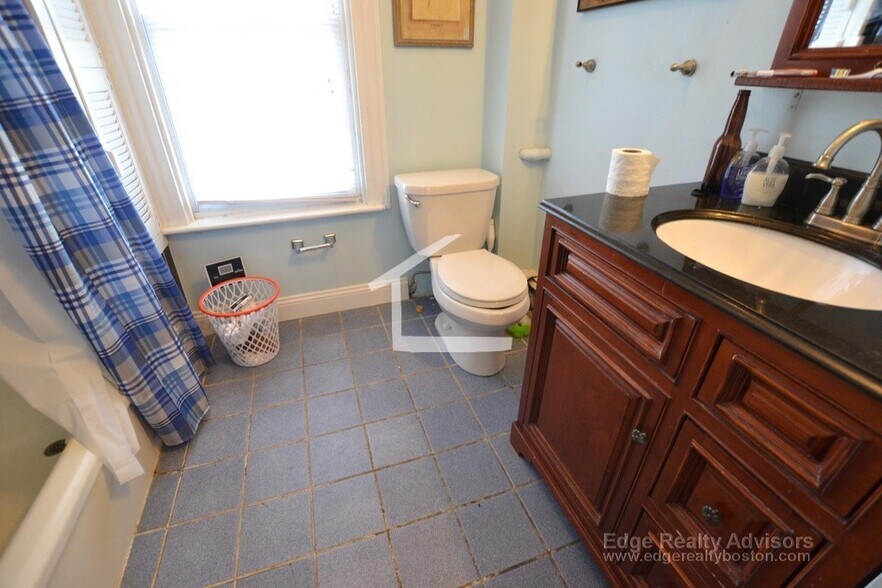 Building Photo - 20 Pratt St