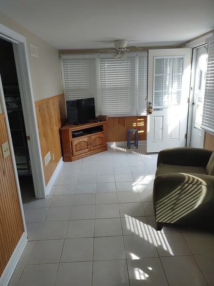 Main living area - 8 Highland Ave