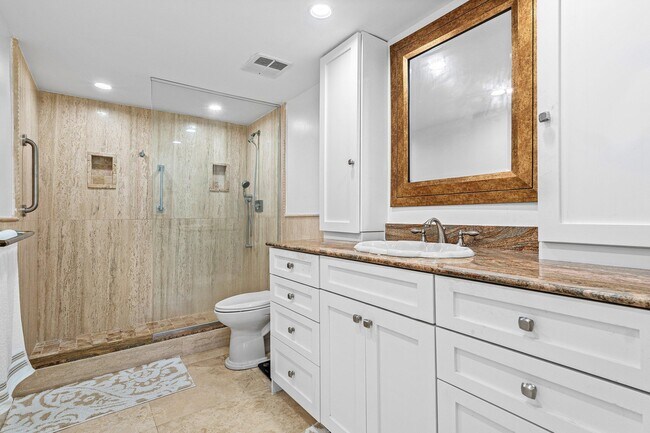 Building Photo - 2066 N Ocean Blvd