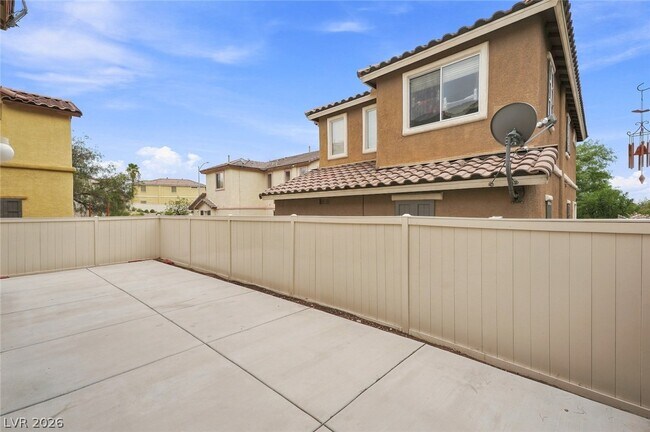 Building Photo - 1915 Sundown Canyon Dr
