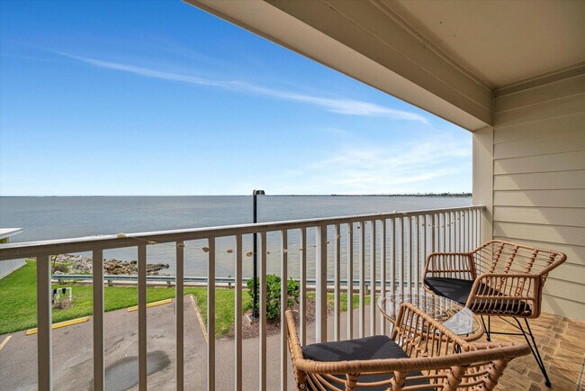 Building Photo - 2506 N Rocky Point Dr