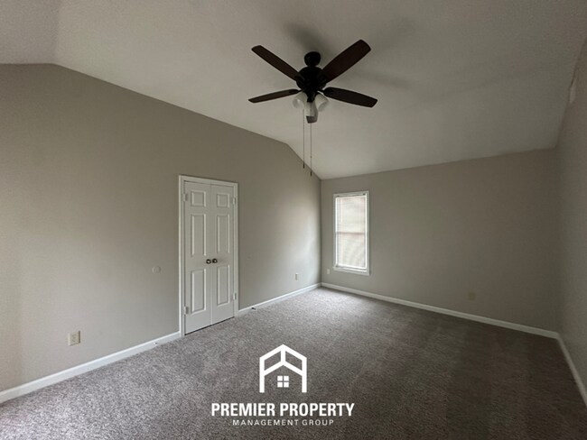 Building Photo - 968 Boones Hollow Dr