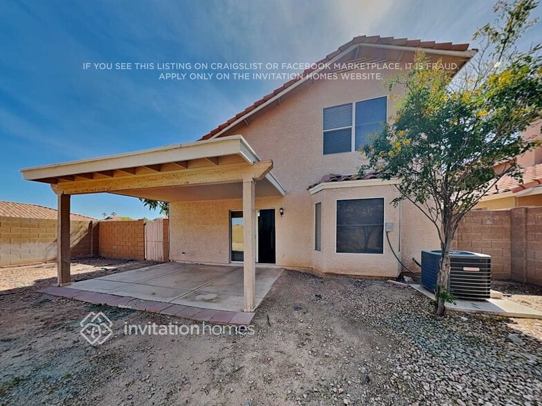 Building Photo - 8030 W Paradise Dr