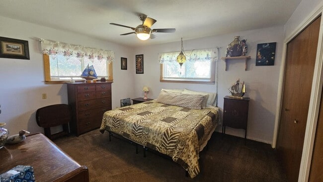 Building Photo - Losleben- House with large yard fully furnished Available Nov 1st - May 31st