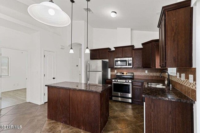 Building Photo - 3745 Loma Brisa Dr