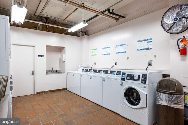 Building Photo - Studio Apartment at the Swarthmore- Availa...