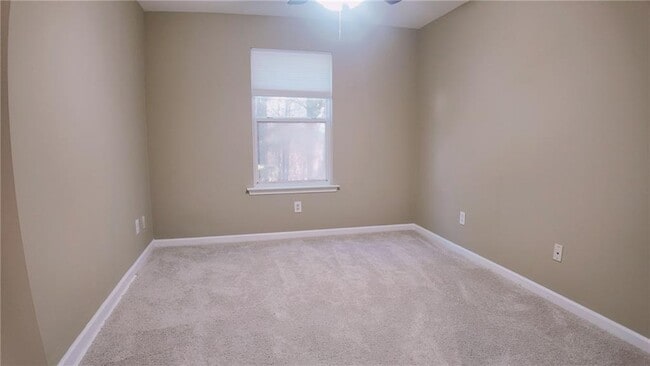 Building Photo - 363 Hiawassee Dr