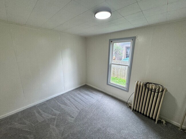 Building Photo - Available June 1st - RECENTLY REFRESHED 2 BED/1 BATH