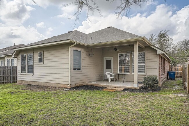 Building Photo - 1402 Weatherford Dr