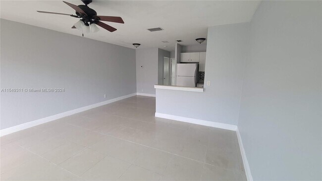 Building Photo - 730 NE 46th Ct