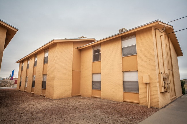 Villas del Valle Apartments - El Paso, TX | Apartment Finder