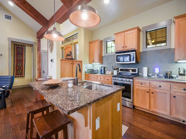 Building Photo - 18705 Natures Way